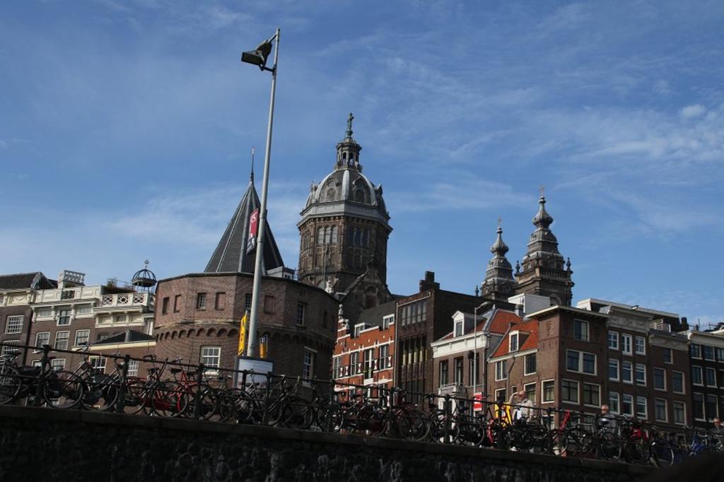 A304 Romantic Seaship In Top Center Hotel Amsterdam Exterior photo