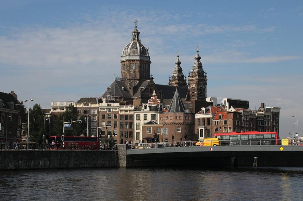 A304 Romantic Seaship In Top Center Hotel Amsterdam Exterior photo